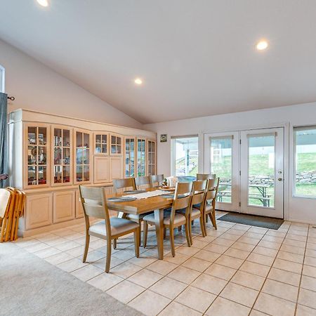Inviting Great Falls Home With Wraparound Deck! מראה חיצוני תמונה