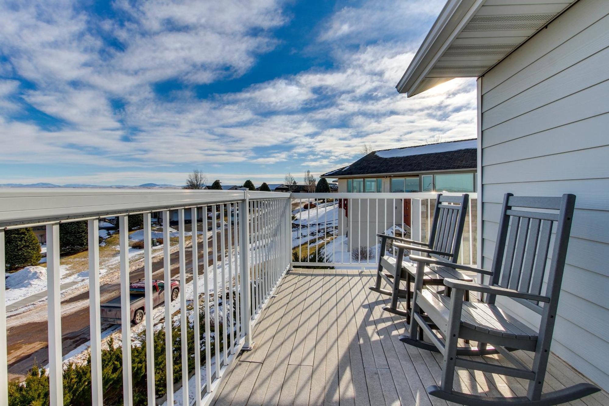 Inviting Great Falls Home With Wraparound Deck! מראה חיצוני תמונה