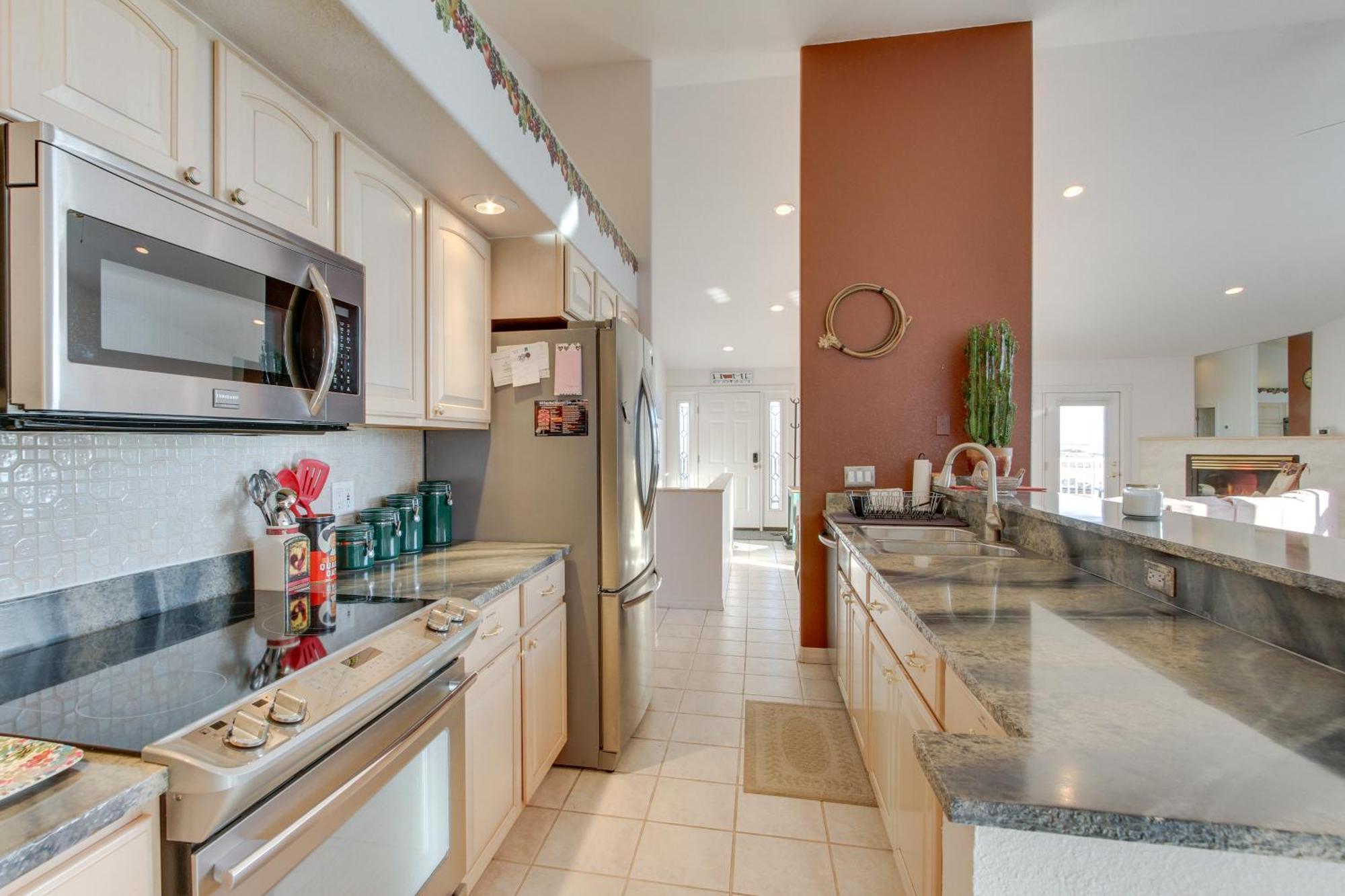 Inviting Great Falls Home With Wraparound Deck! מראה חיצוני תמונה