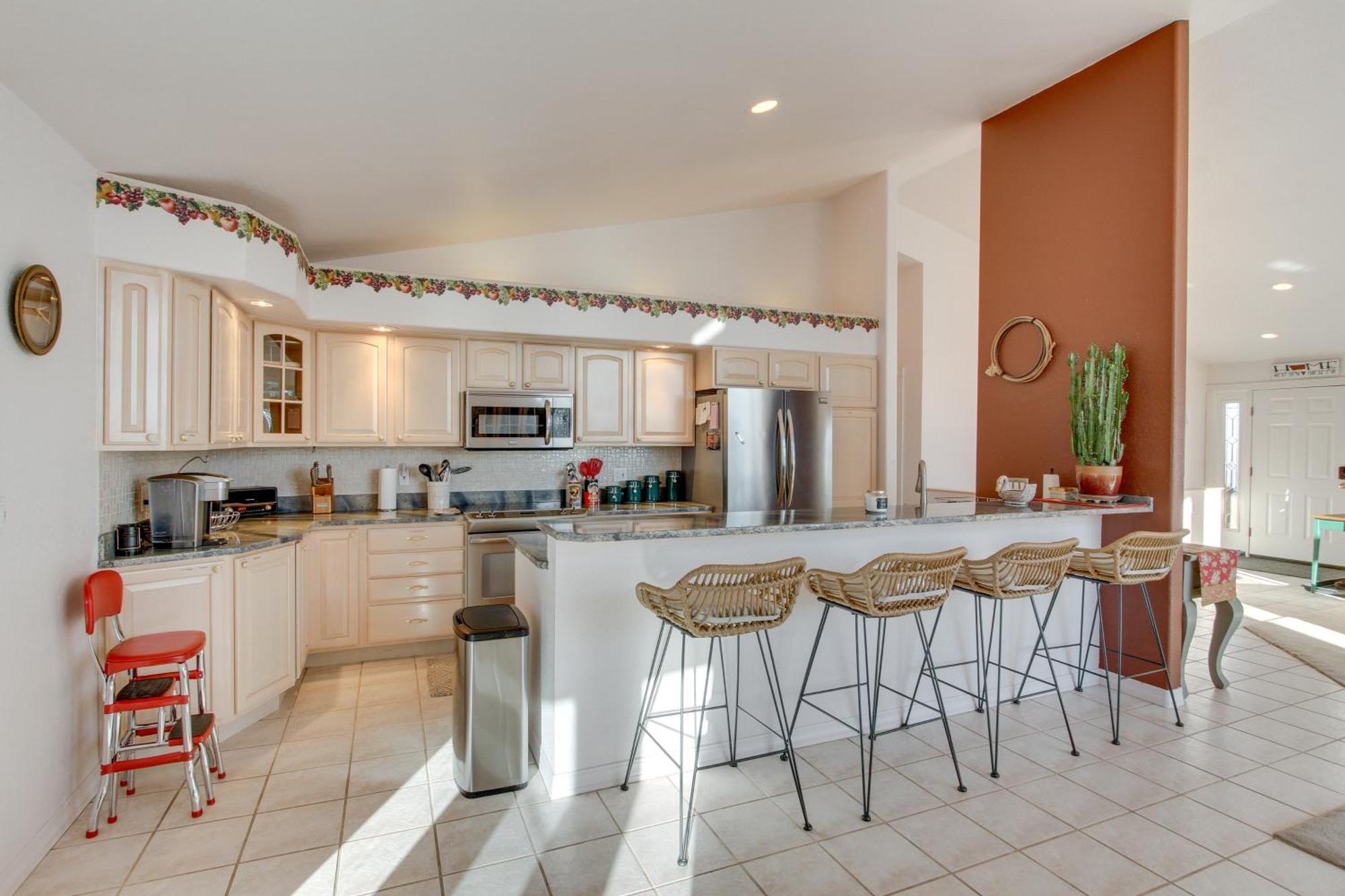 Inviting Great Falls Home With Wraparound Deck! מראה חיצוני תמונה