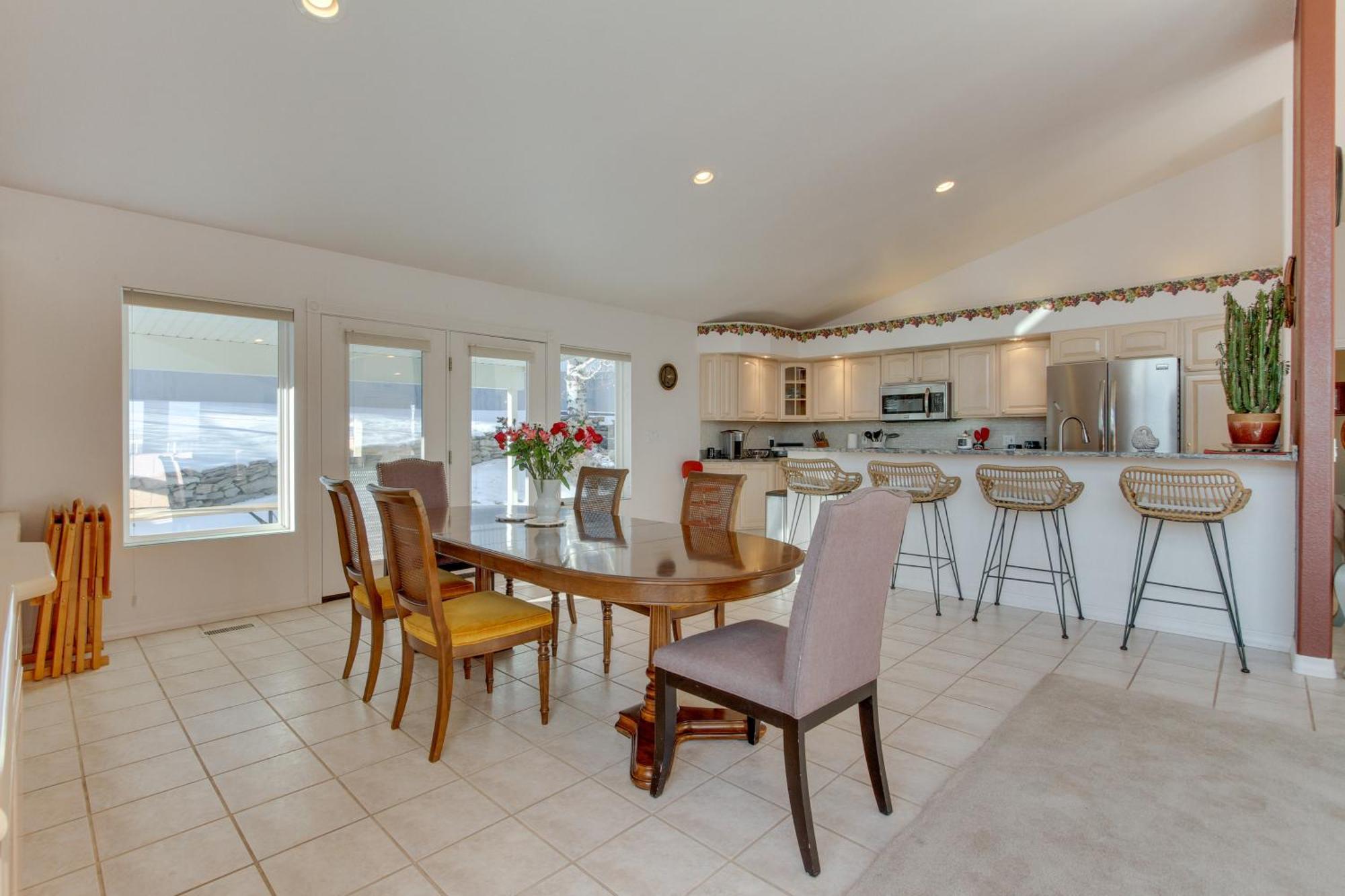Inviting Great Falls Home With Wraparound Deck! מראה חיצוני תמונה