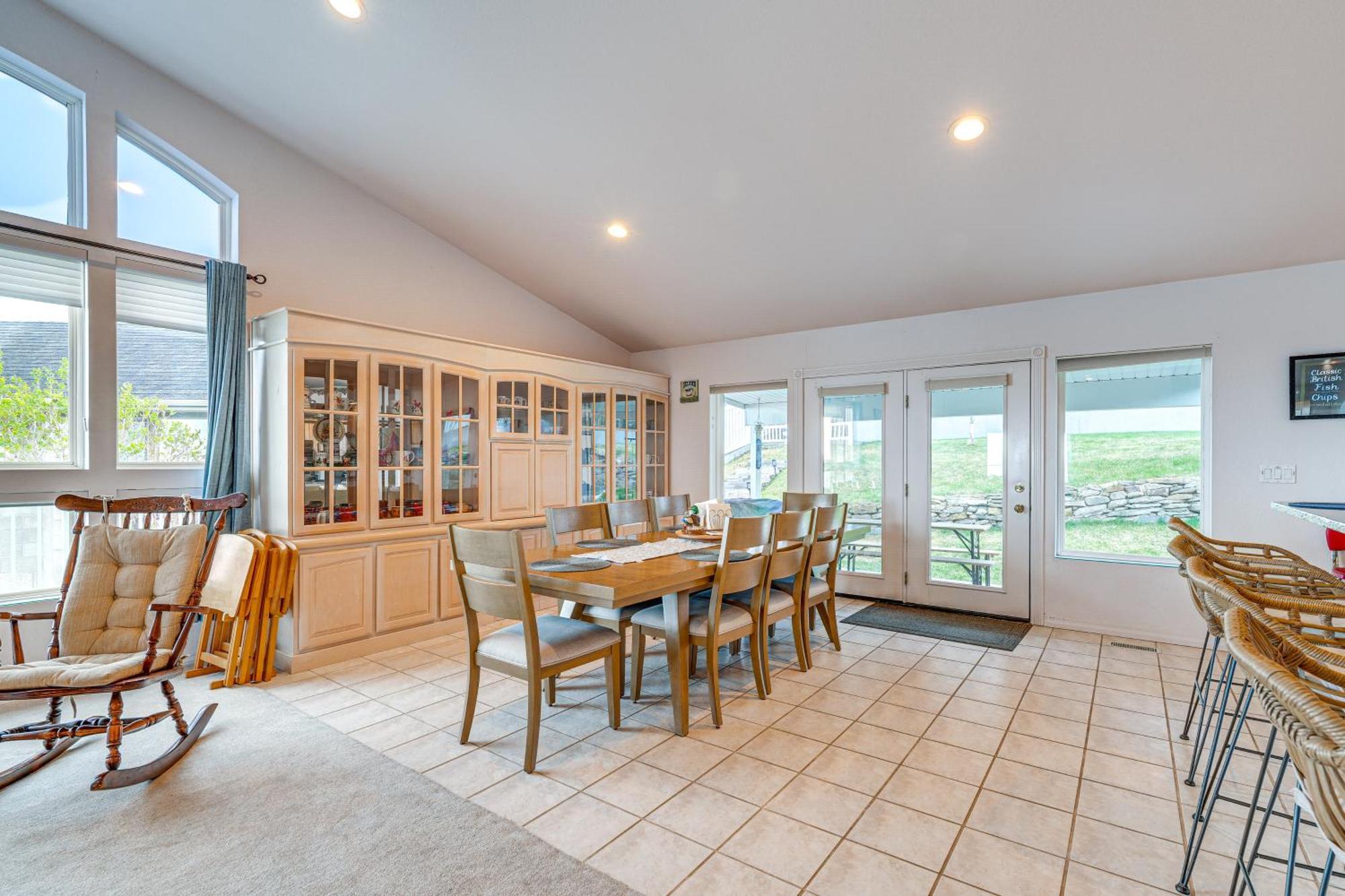 Inviting Great Falls Home With Wraparound Deck! מראה חיצוני תמונה