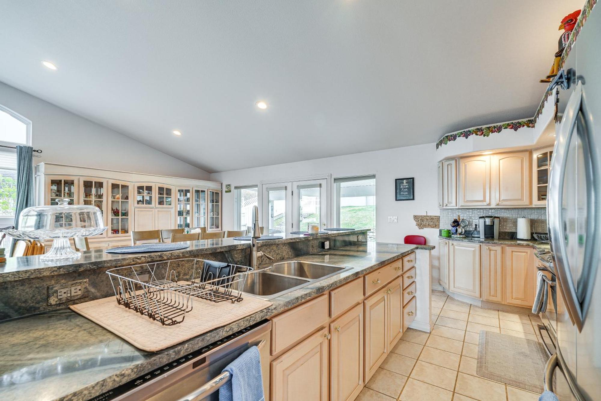 Inviting Great Falls Home With Wraparound Deck! מראה חיצוני תמונה