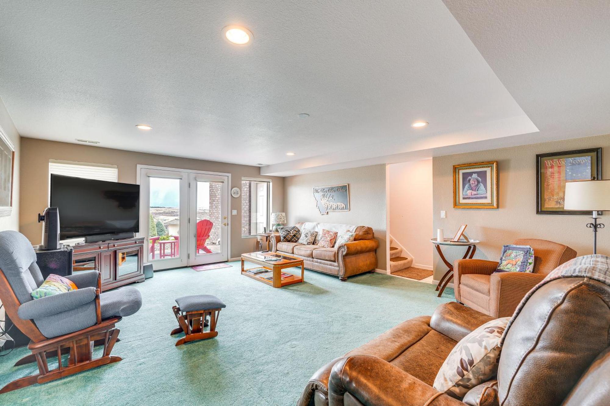 Inviting Great Falls Home With Wraparound Deck! מראה חיצוני תמונה